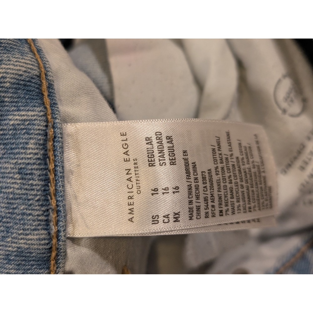 American Eagle Women Mom High Rise Strigid Light Wash Cotton Denim Jeans Size 16 - Picture 8 of 9